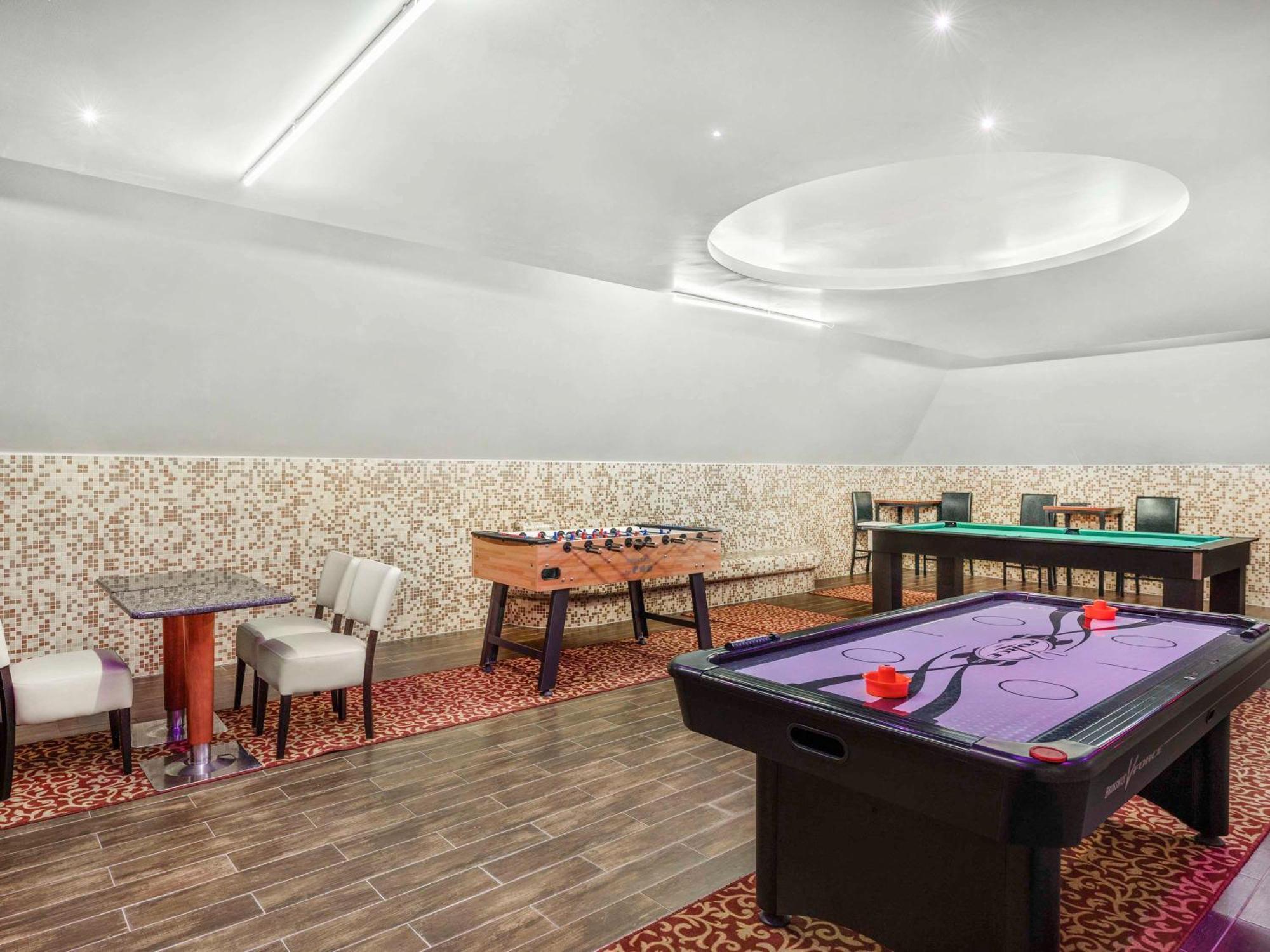 Mercure Szekesfehervar Magyar Kiraly Exteriör bild