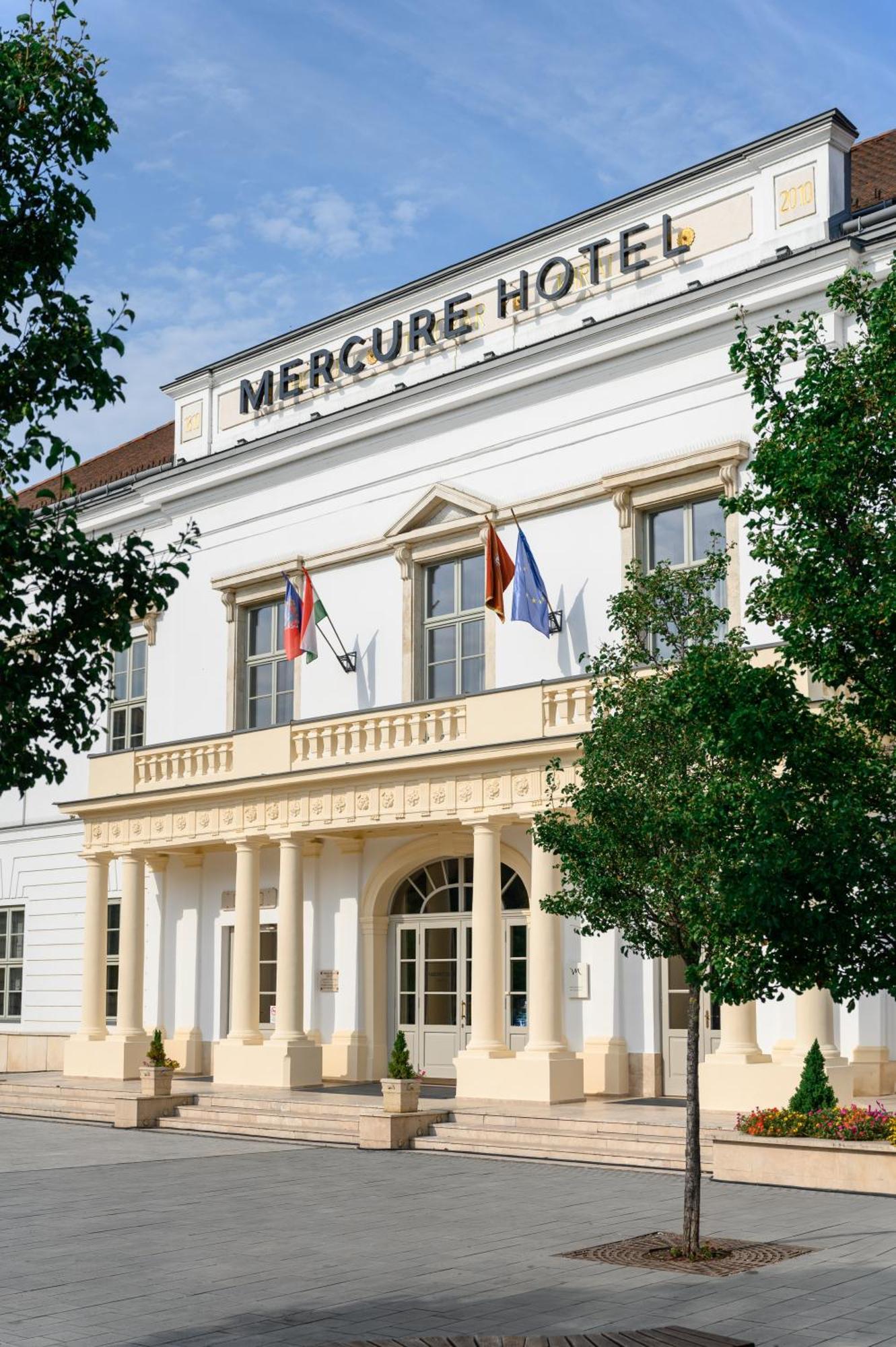 Mercure Szekesfehervar Magyar Kiraly Exteriör bild