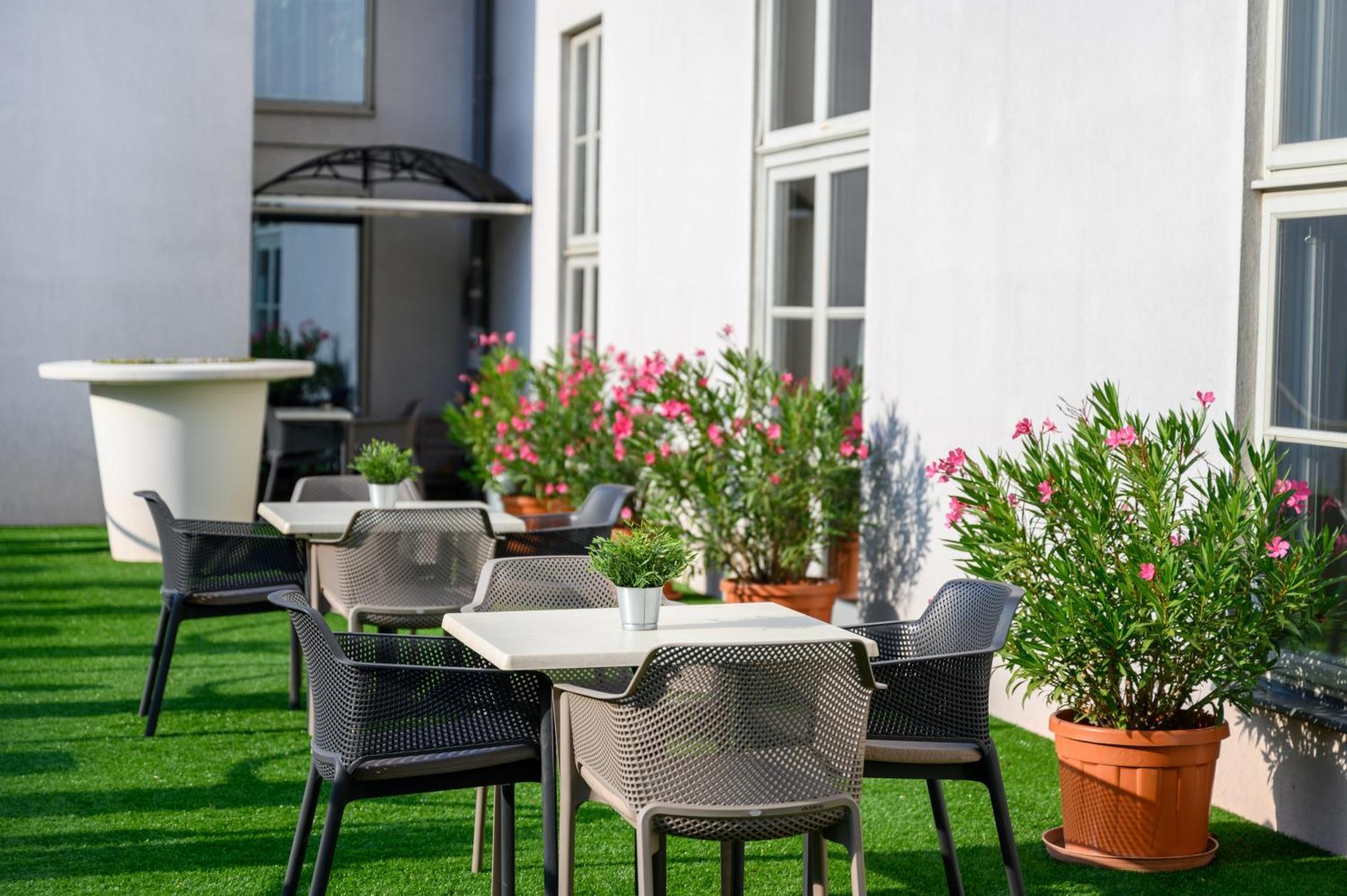 Mercure Szekesfehervar Magyar Kiraly Exteriör bild
