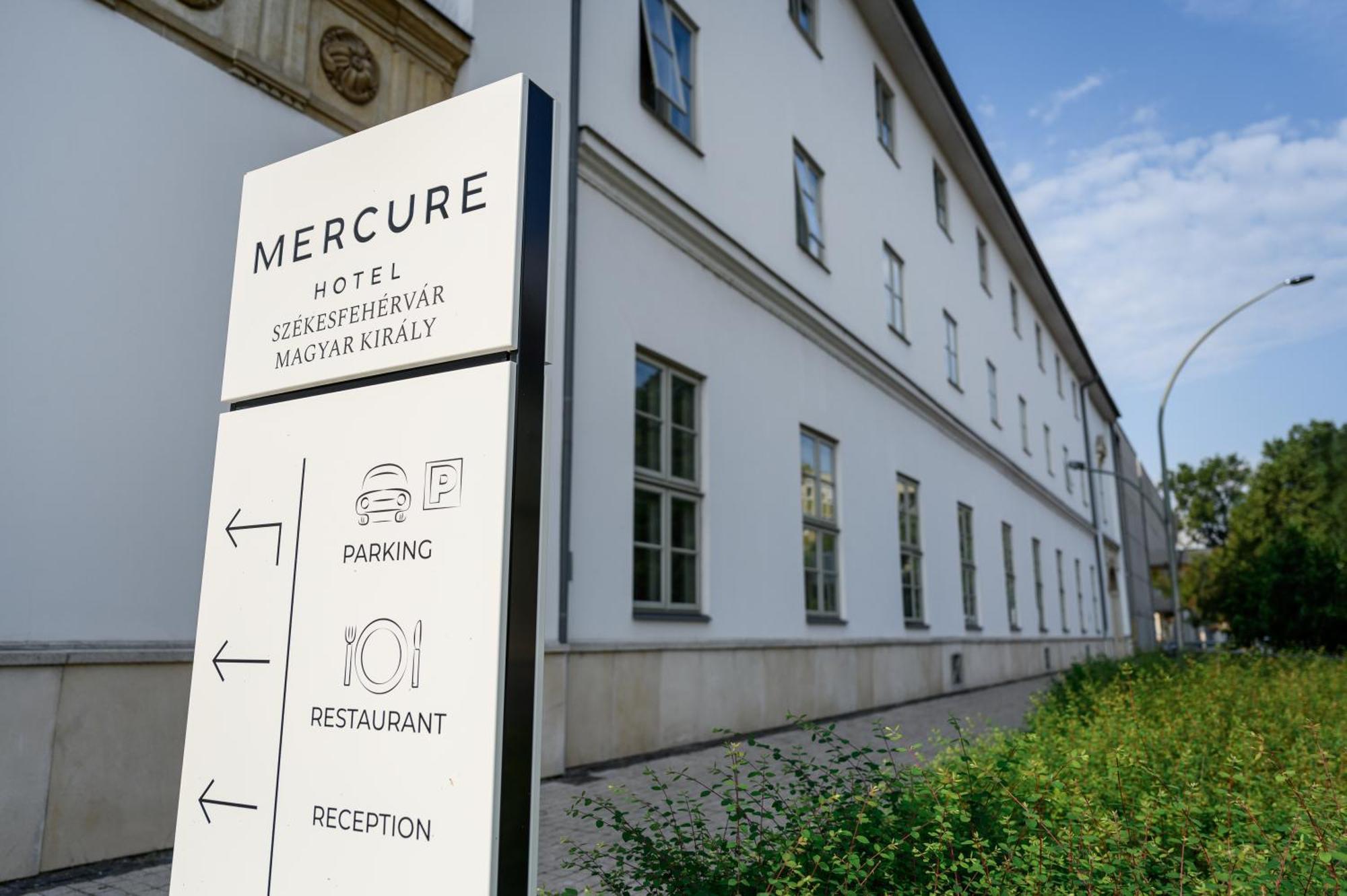 Mercure Szekesfehervar Magyar Kiraly Exteriör bild