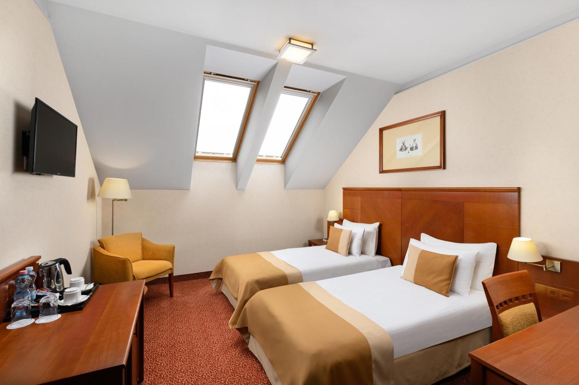 Mercure Szekesfehervar Magyar Kiraly Exteriör bild