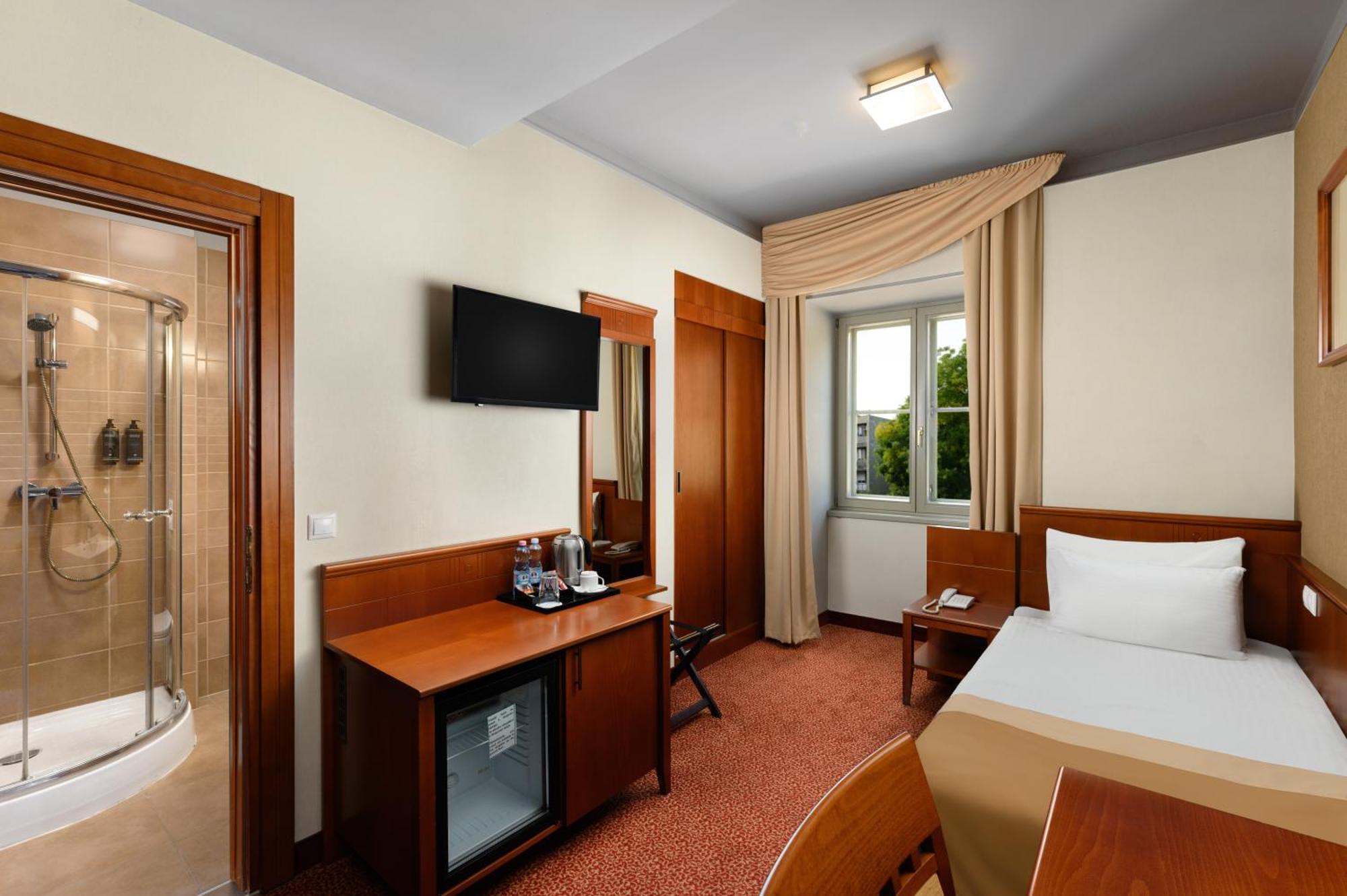 Mercure Szekesfehervar Magyar Kiraly Exteriör bild