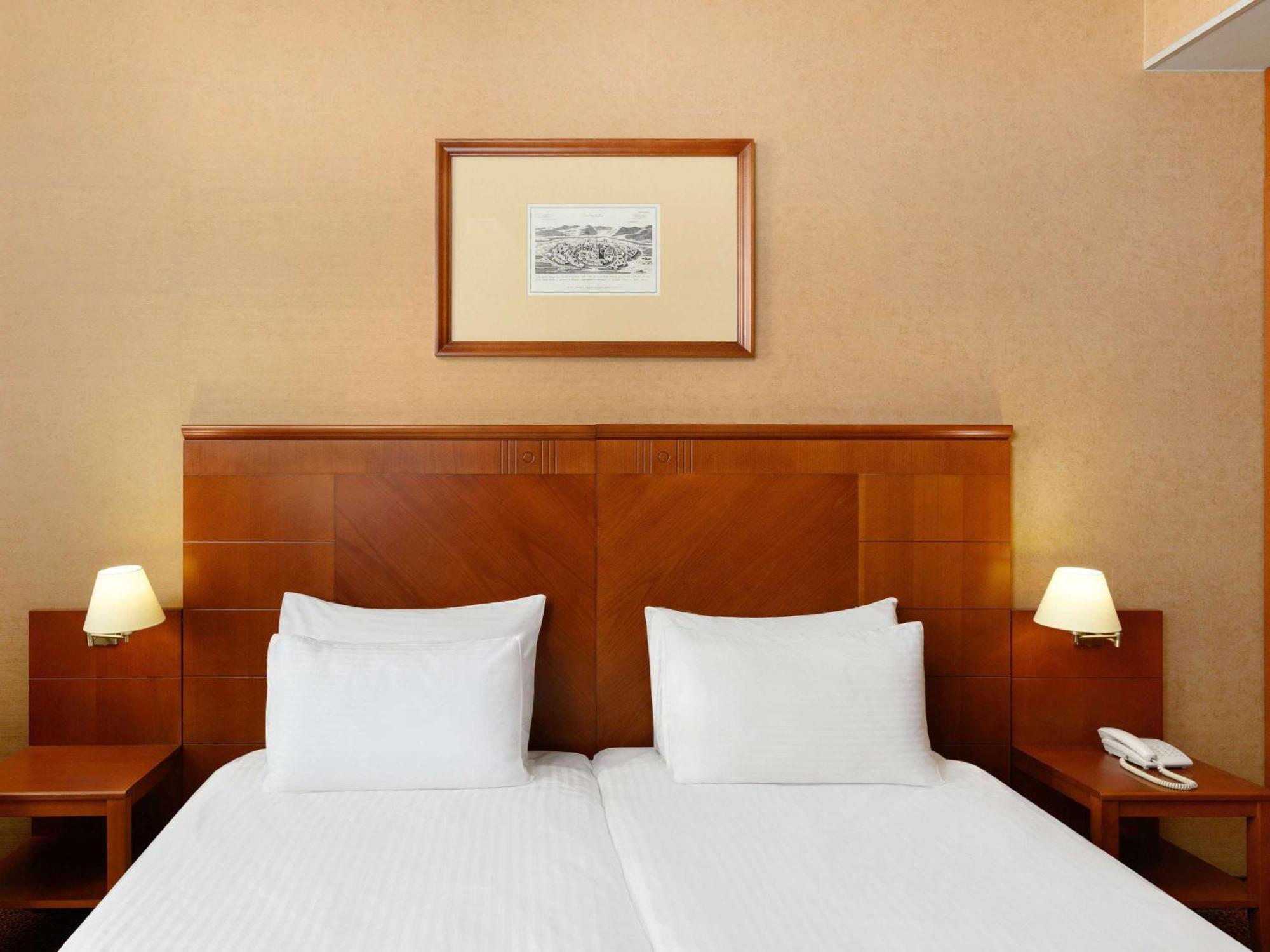 Mercure Szekesfehervar Magyar Kiraly Exteriör bild