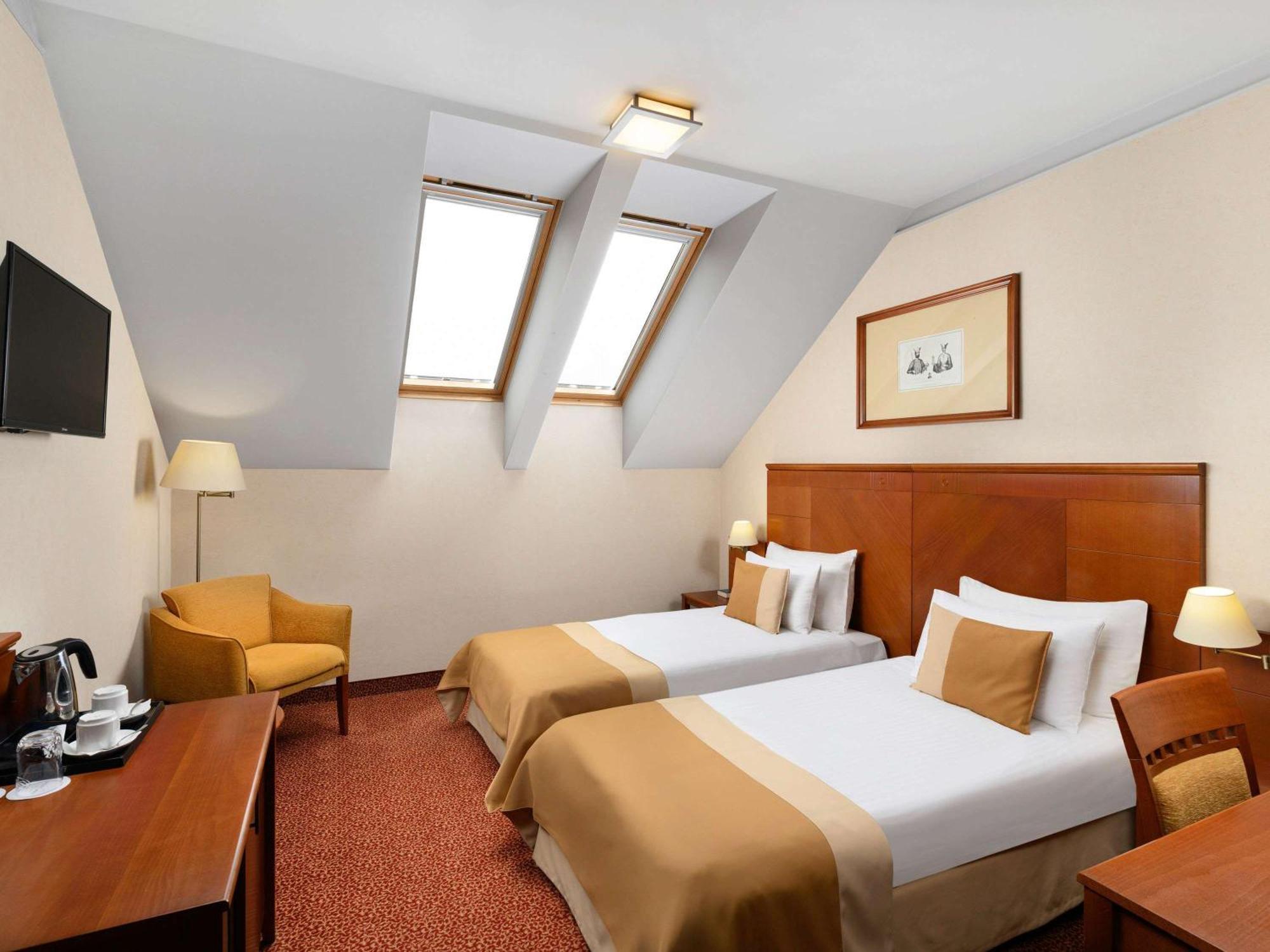 Mercure Szekesfehervar Magyar Kiraly Exteriör bild