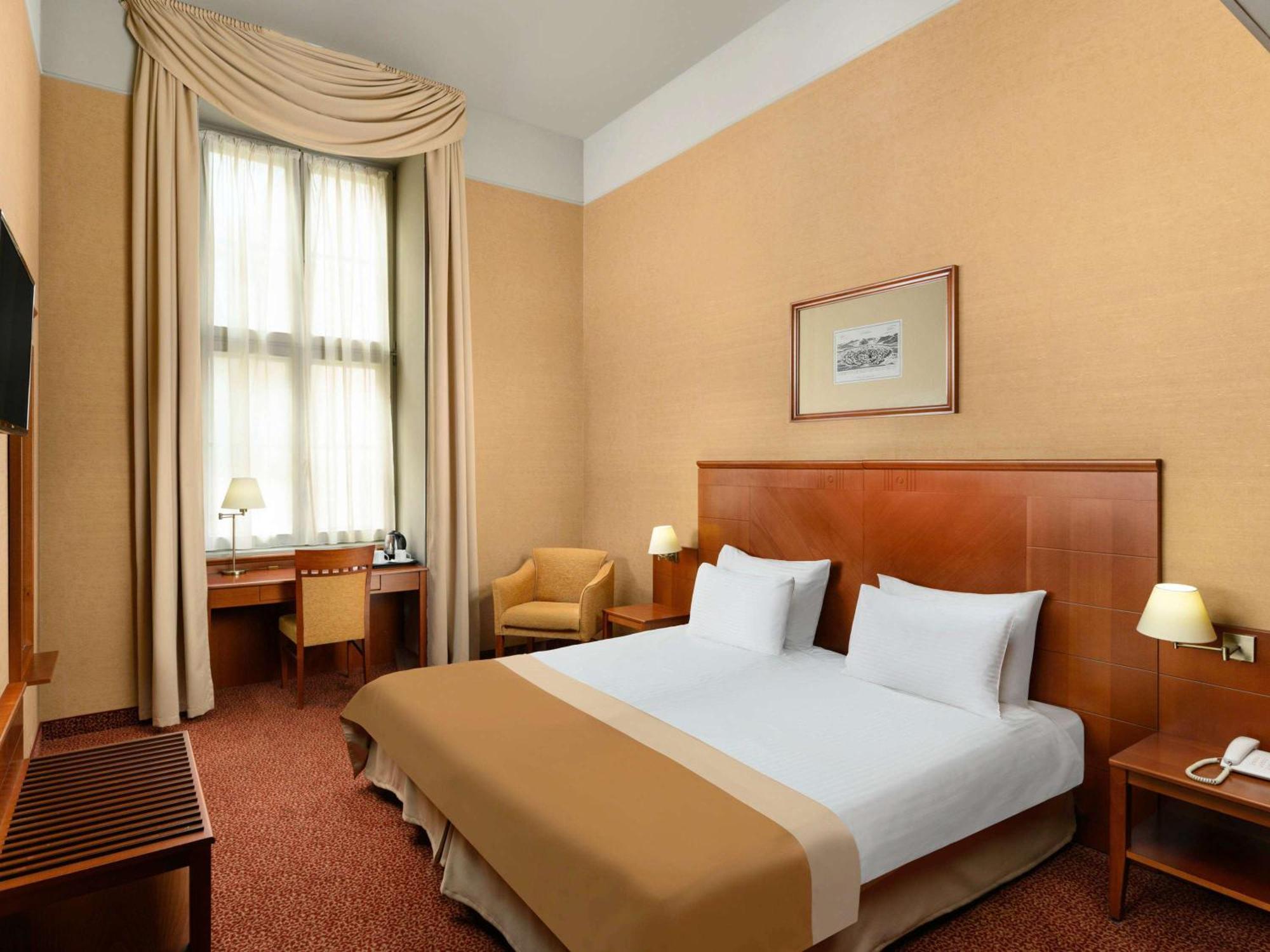 Mercure Szekesfehervar Magyar Kiraly Exteriör bild